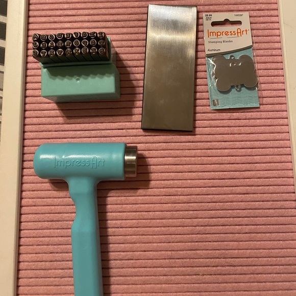 Impress Art stamping kit - Picture 1 of 1